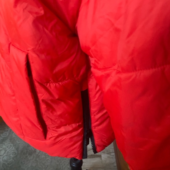 NWT CK Perf. Reversible Down Jacket. Large. Red/Black Pockets Calvin Klein - Picture 7 of 11